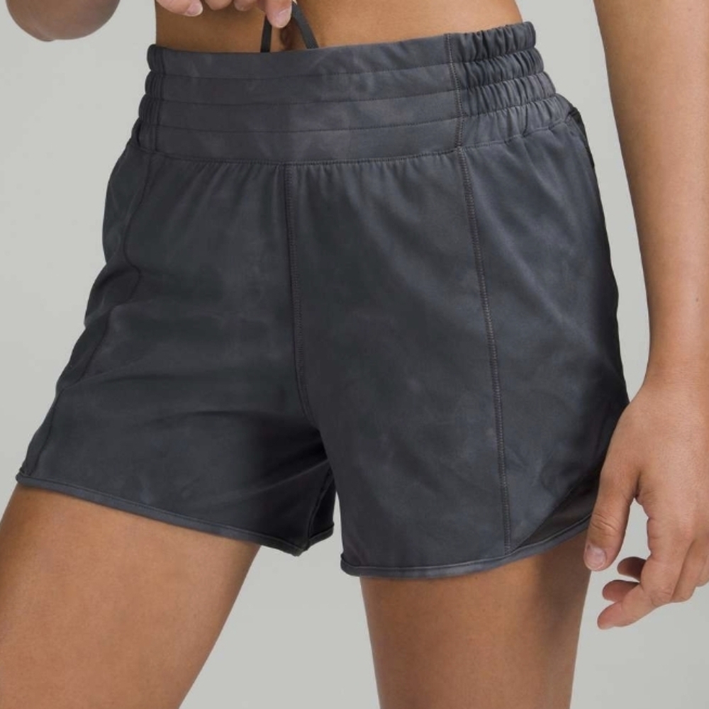 Lululemon Hotty Hot High-Rise Lined Short 4"